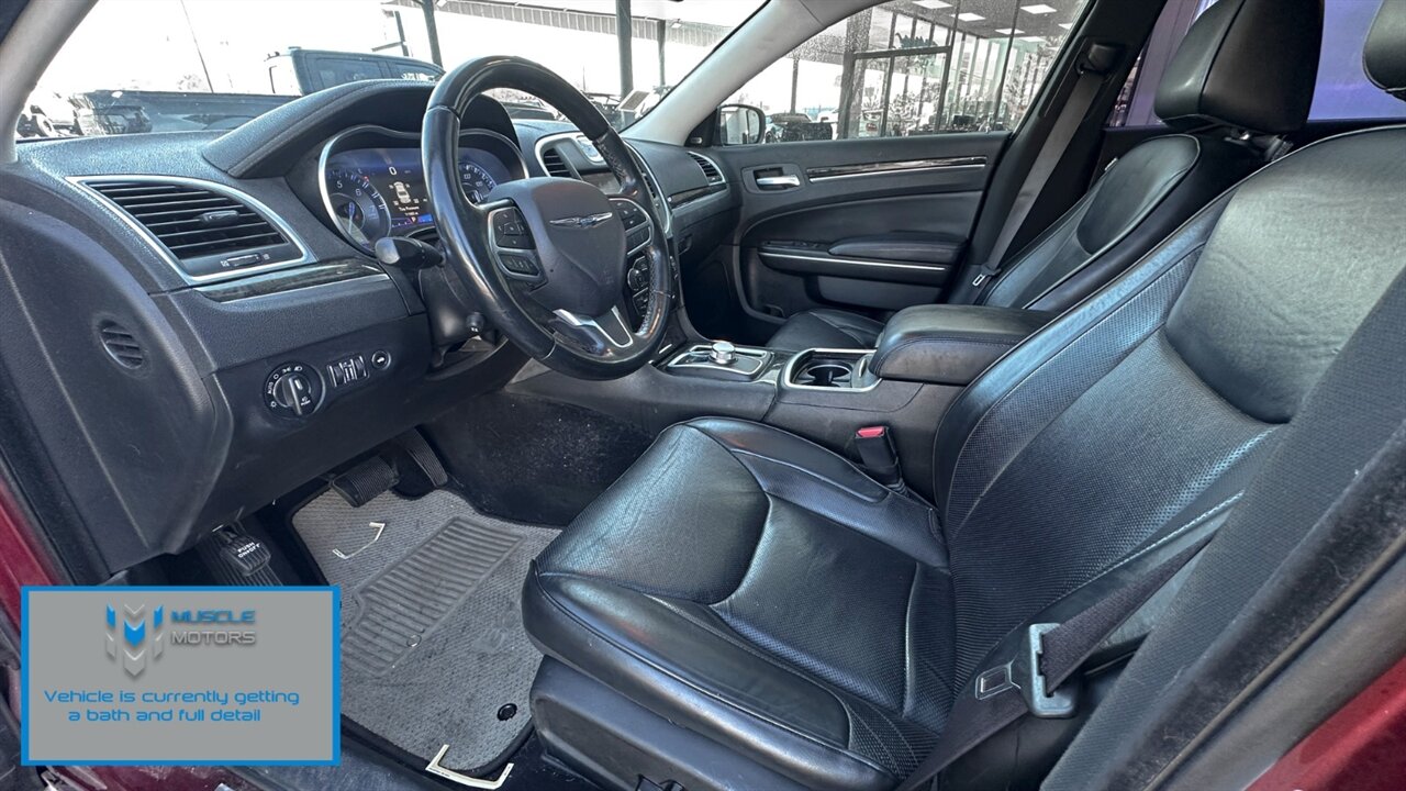 2019 Chrysler 300 Series Limited   - Photo 10 - Reno, NV 89511