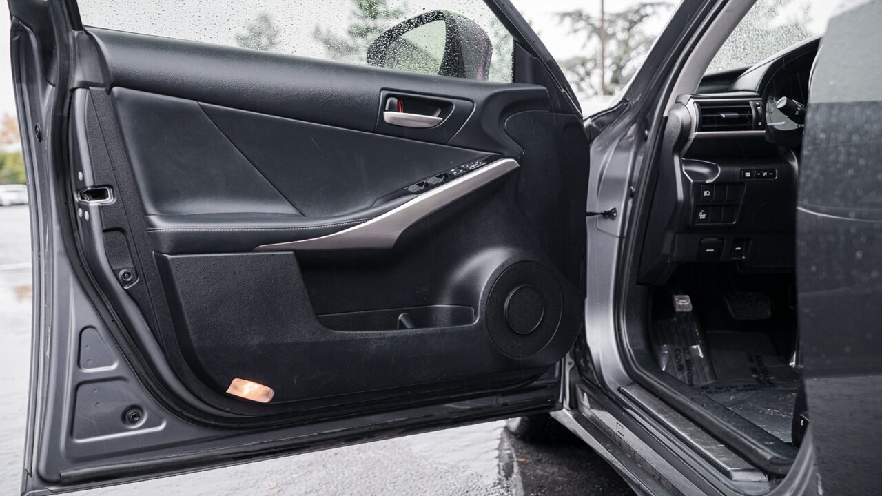 2017 Lexus IS 300 300   - Photo 19 - Reno, NV 89511