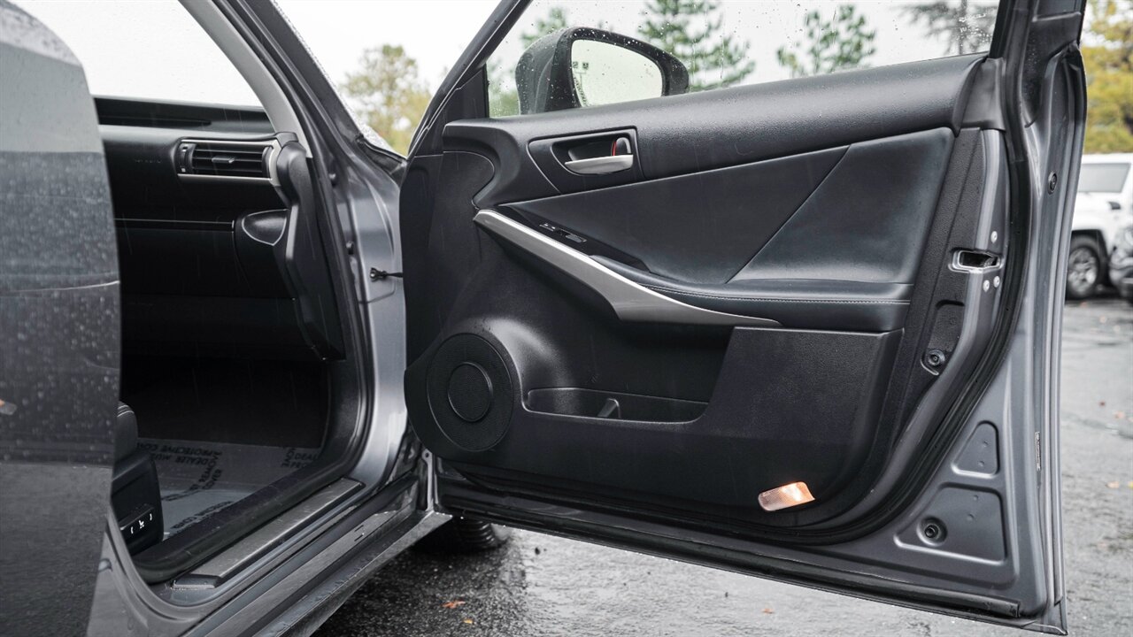 2017 Lexus IS 300 300   - Photo 34 - Reno, NV 89511