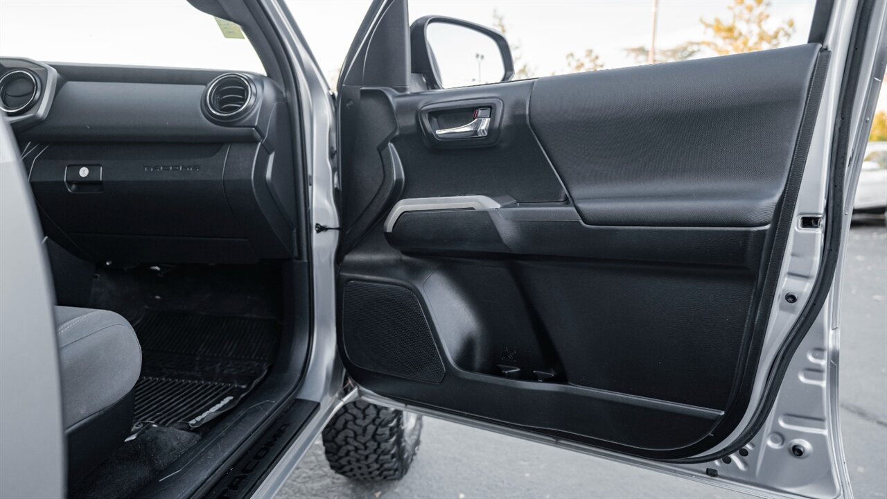 2017 Toyota Tacoma TRD Off-Road V6   - Photo 31 - Reno, NV 89511