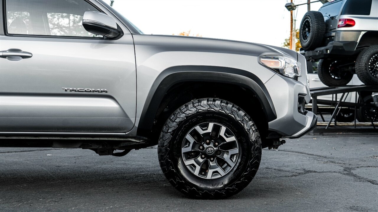 2017 Toyota Tacoma TRD Off-Road V6   - Photo 9 - Reno, NV 89511