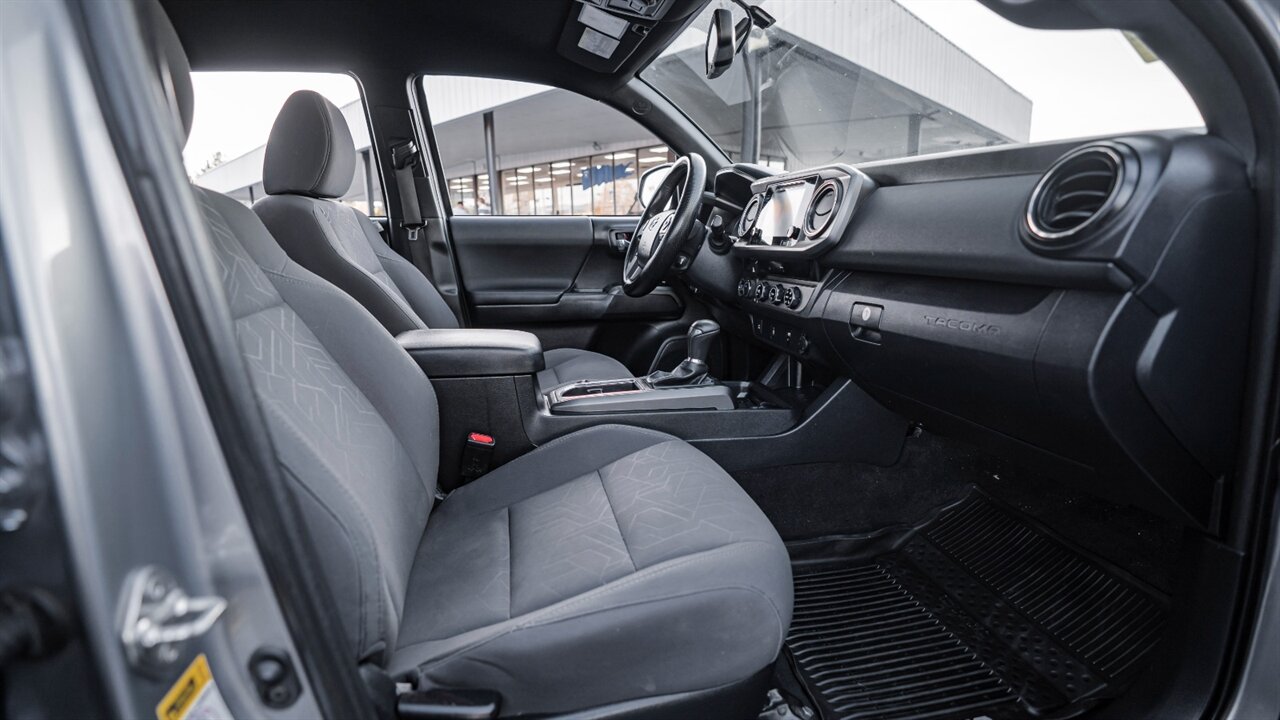 2017 Toyota Tacoma TRD Off-Road V6   - Photo 18 - Reno, NV 89511