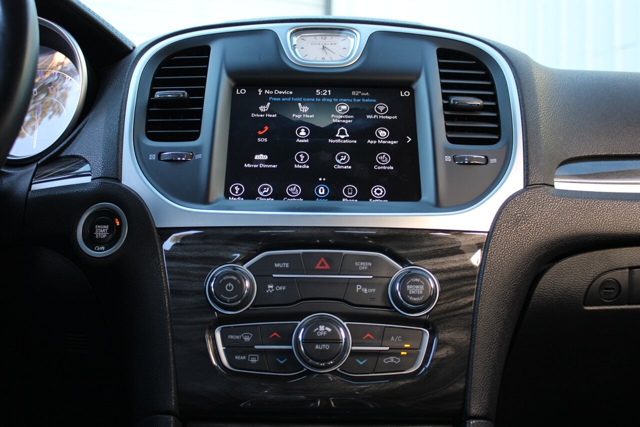2022 Chrysler 300 Series Touring - Photo 18 - Reno, NV 89511