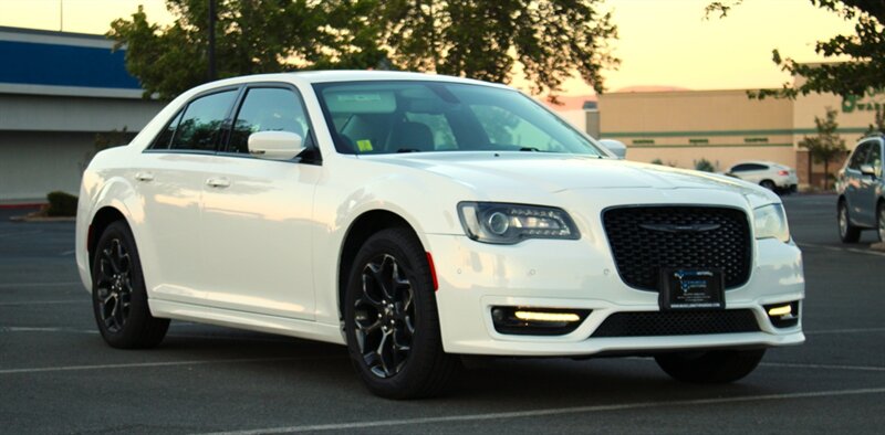 2022 Chrysler 300 Series Touring  