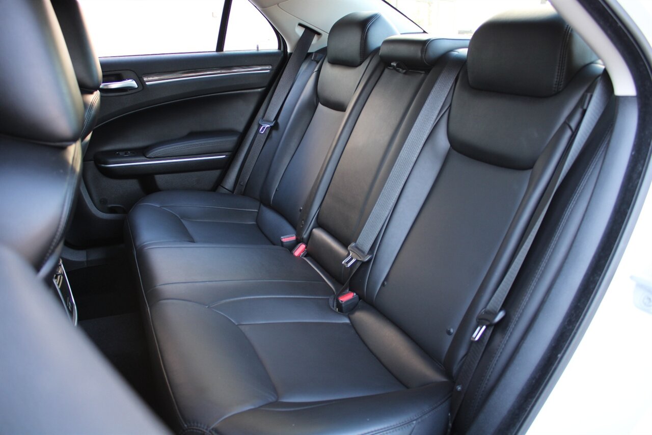 2022 Chrysler 300 Series Touring - Photo 21 - Reno, NV 89511