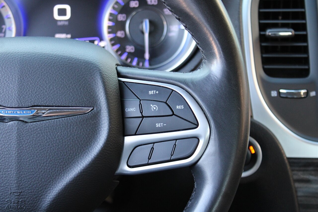 2022 Chrysler 300 Series Touring - Photo 16 - Reno, NV 89511