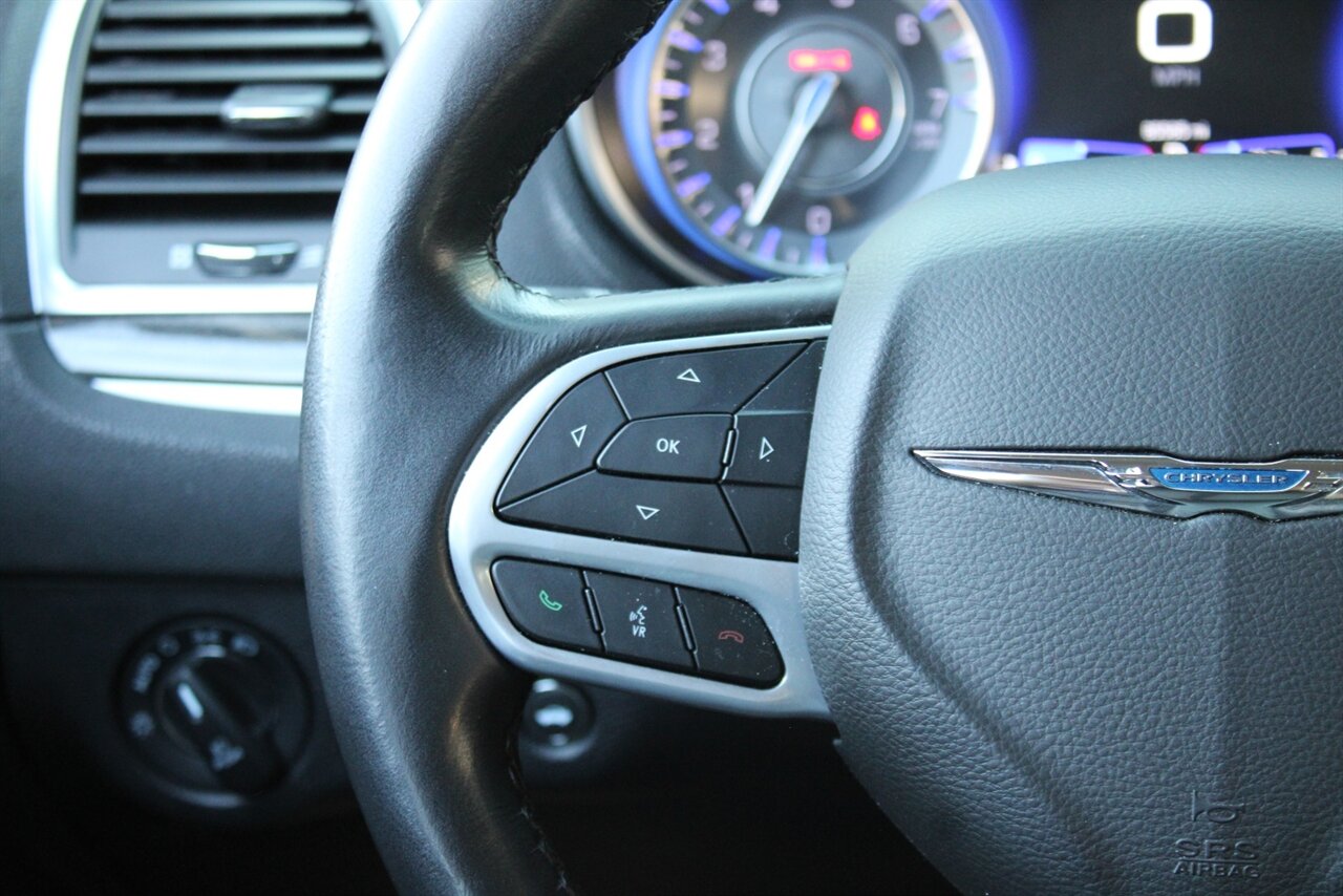 2022 Chrysler 300 Series Touring - Photo 15 - Reno, NV 89511