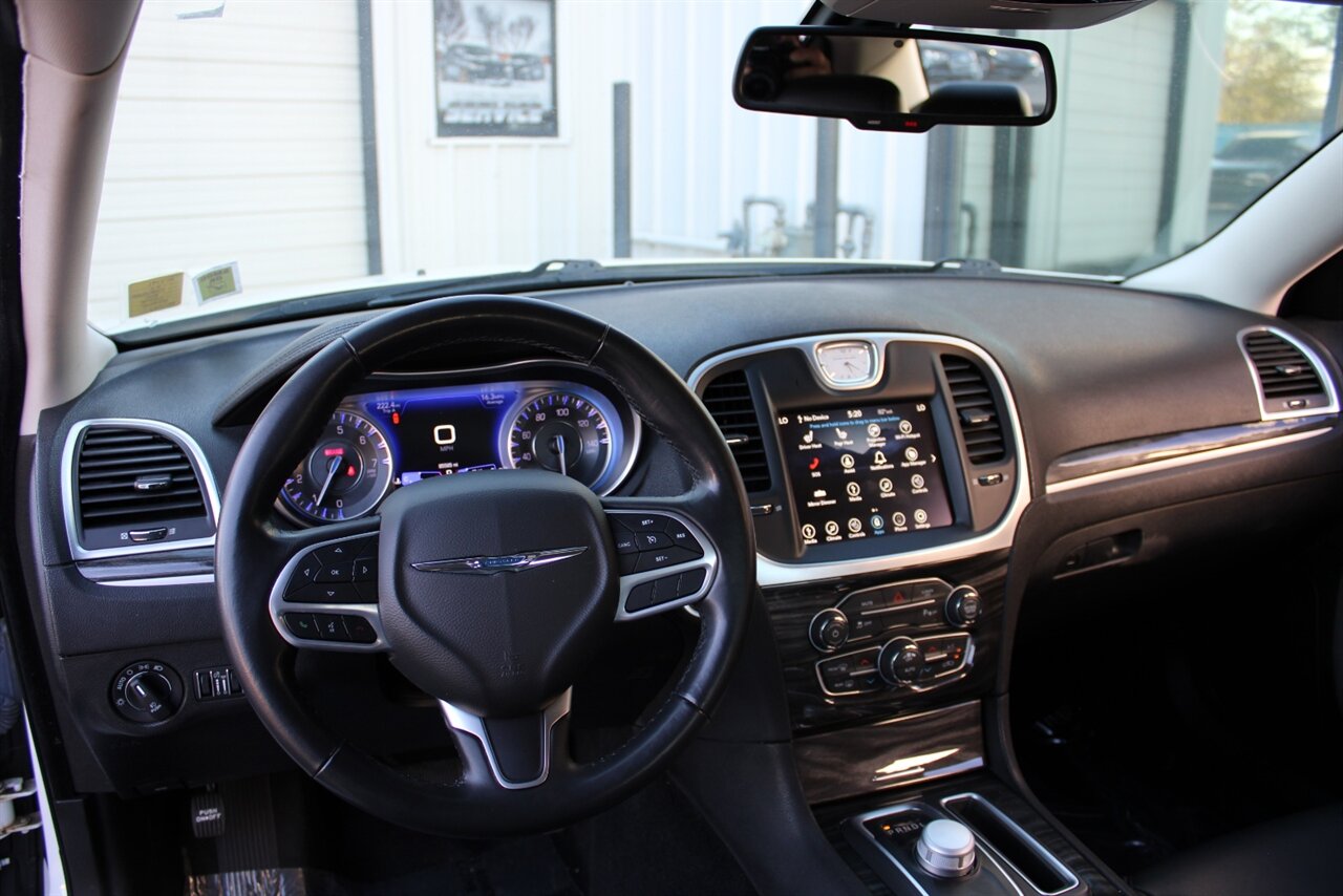 2022 Chrysler 300 Series Touring - Photo 12 - Reno, NV 89511