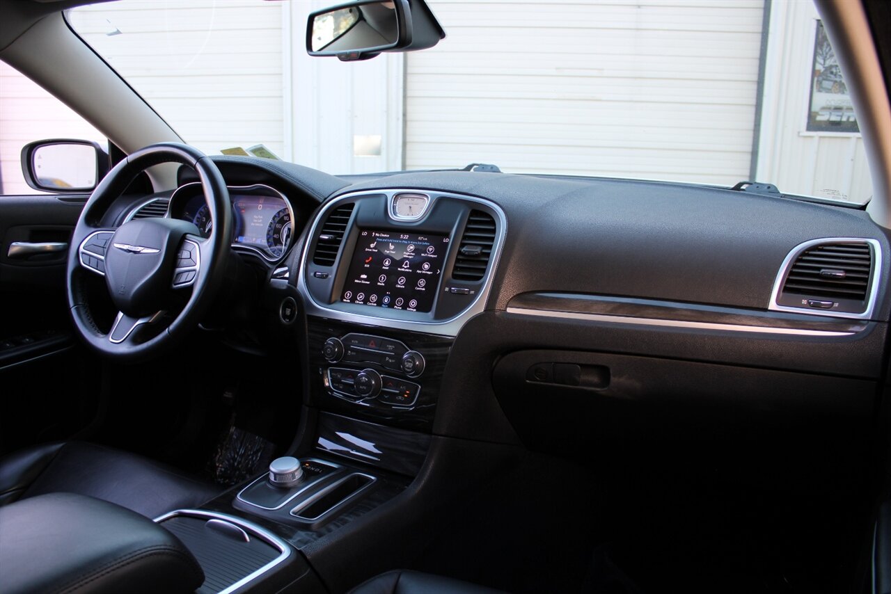 2022 Chrysler 300 Series Touring - Photo 23 - Reno, NV 89511