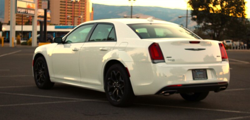 2022 Chrysler 300 Series Touring  