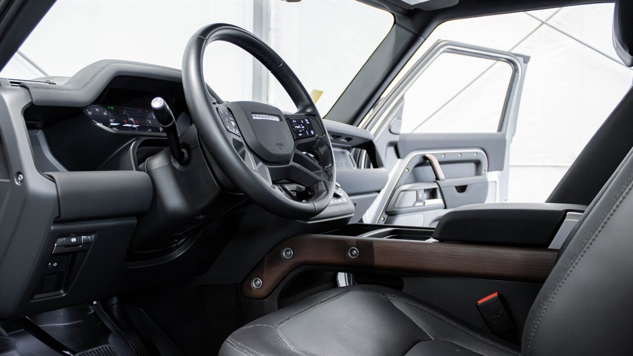 2023 Land Rover Defender X-Dynamic SE - Photo 29 - Reno, NV 89511