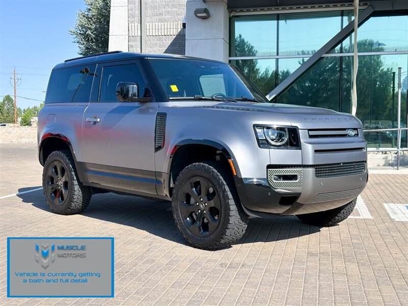 2023 Land Rover Defender X-Dynamic SE  
