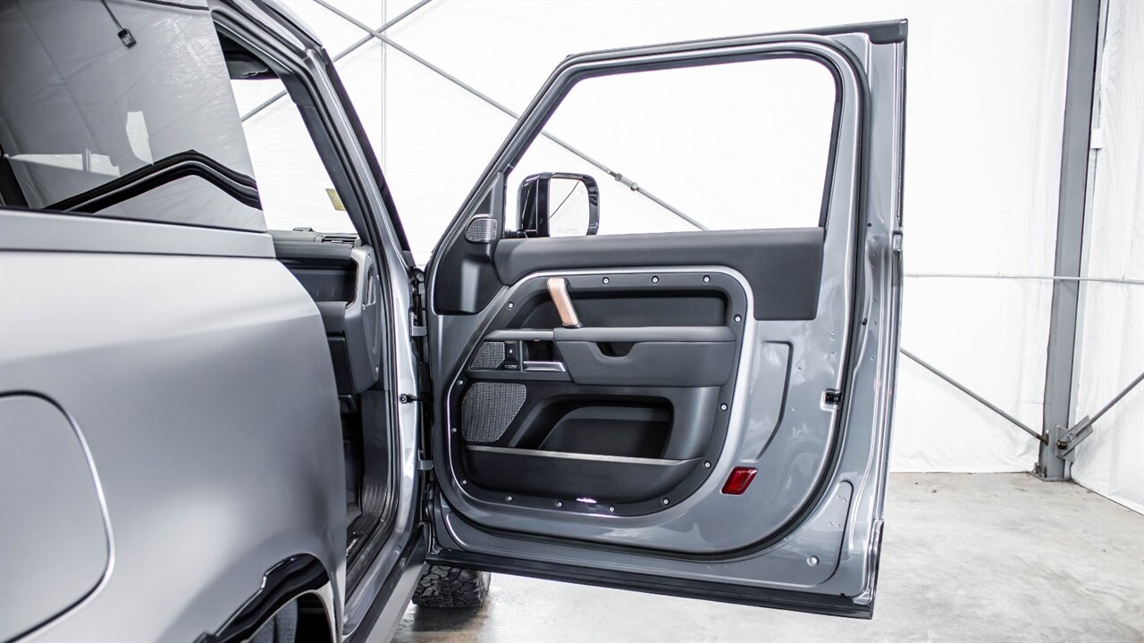 2023 Land Rover Defender X-Dynamic SE - Photo 25 - Reno, NV 89511