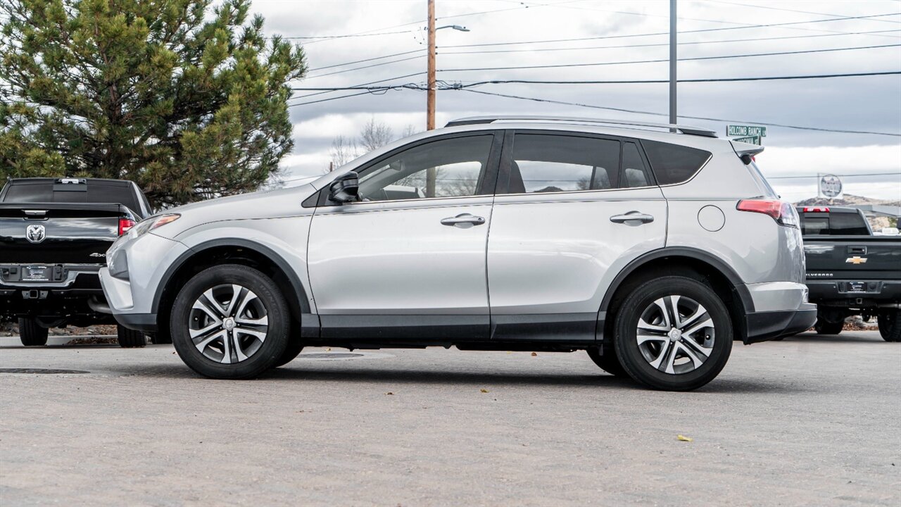 2018 Toyota RAV4 LE   - Photo 3 - Reno, NV 89511