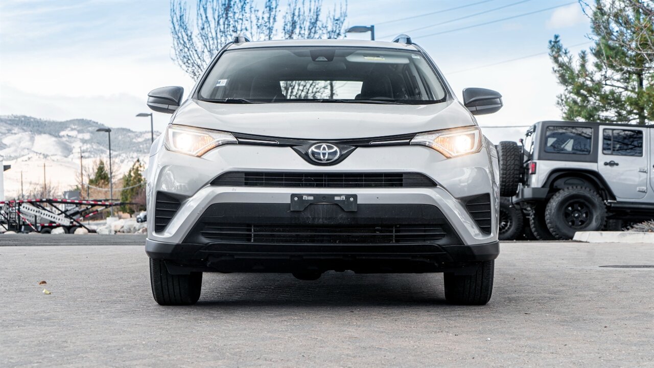 2018 Toyota RAV4 LE   - Photo 4 - Reno, NV 89511