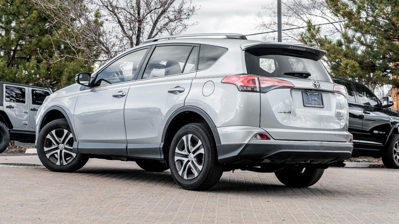 2018 Toyota RAV4 LE   - Photo 8 - Reno, NV 89511