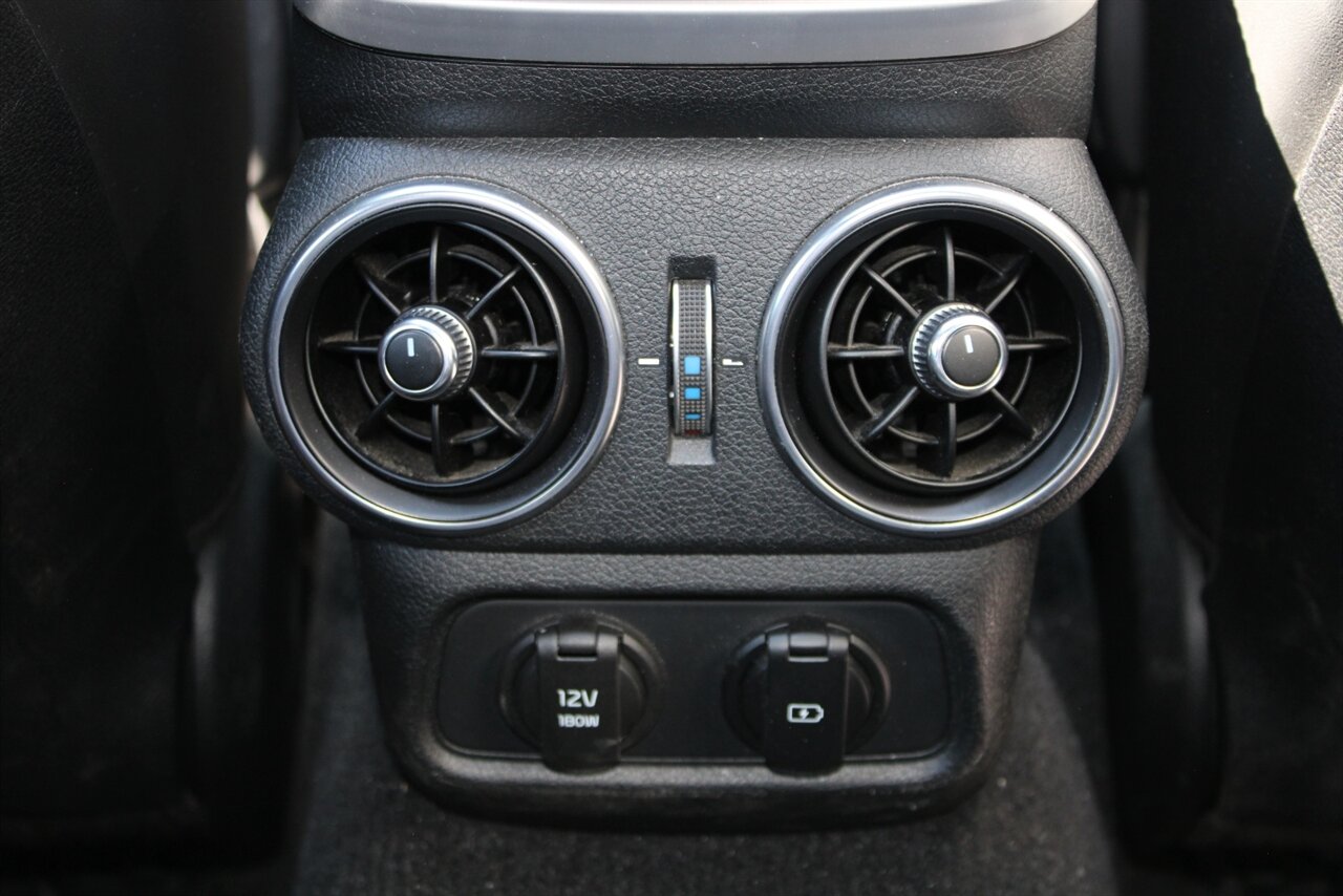 2019 Kia Stinger GT2 - Photo 24 - Reno, NV 89511
