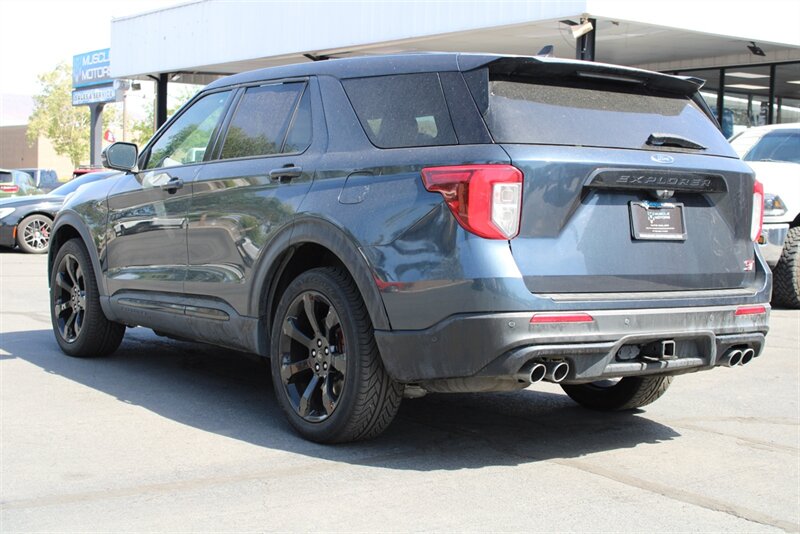 2022 Ford Explorer ST  
