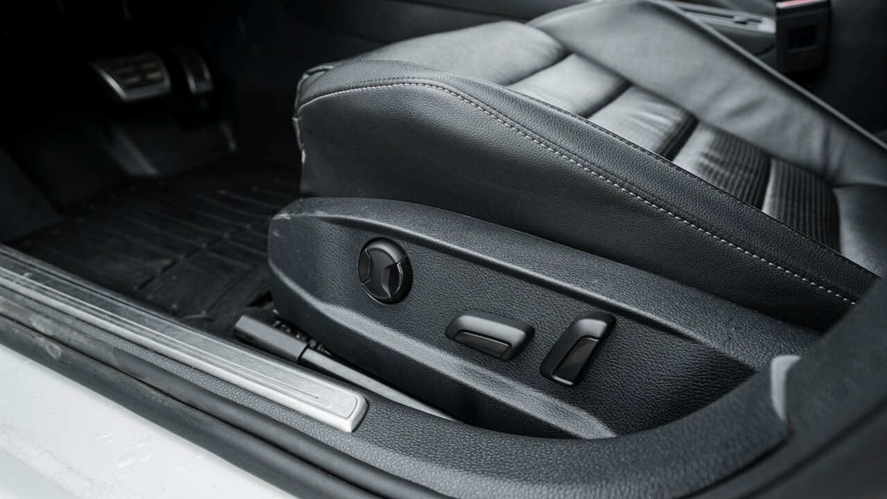 2019 Volkswagen Golf R DCC & Navigation 4Motion 4Motion - Photo 24 - Reno, NV 89511