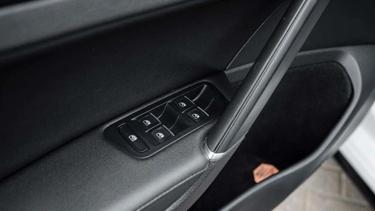 2019 Volkswagen Golf R DCC & Navigation 4Motion 4Motion - Photo 23 - Reno, NV 89511