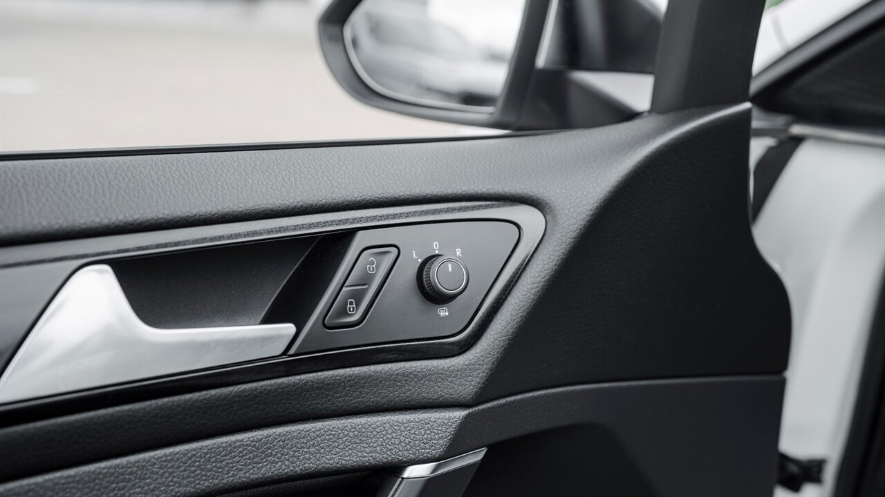 2019 Volkswagen Golf R DCC & Navigation 4Motion 4Motion - Photo 22 - Reno, NV 89511