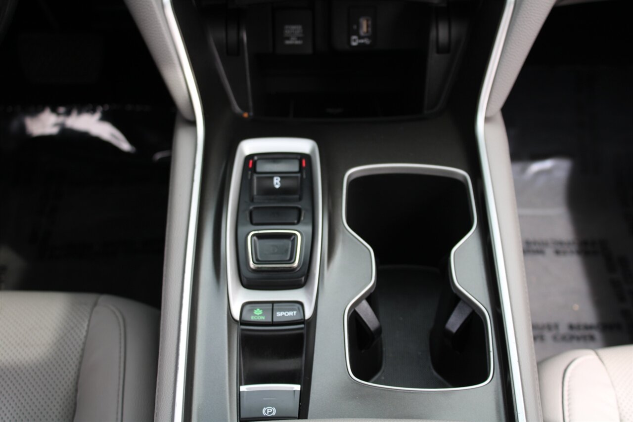 2018 Honda Accord Touring 2.0T - Photo 18 - Reno, NV 89511