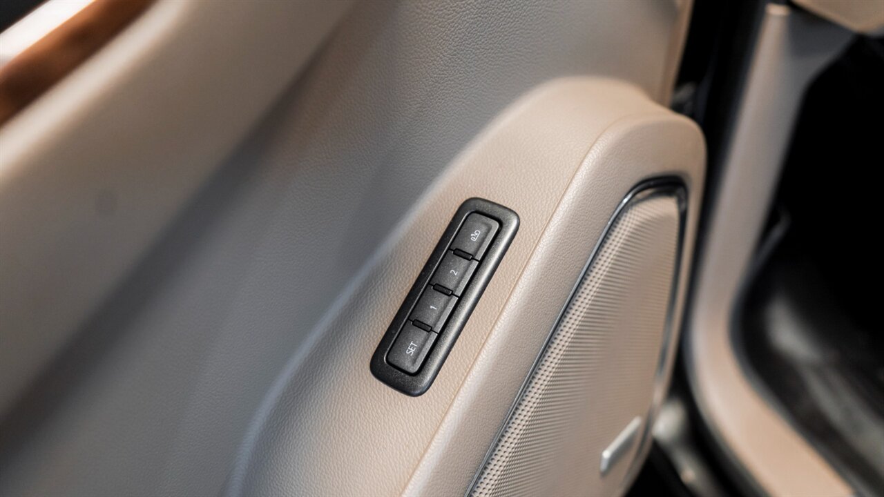 2019 Chevrolet Suburban Premier   - Photo 18 - Reno, NV 89511