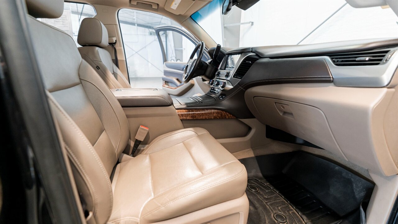 2019 Chevrolet Suburban Premier   - Photo 14 - Reno, NV 89511