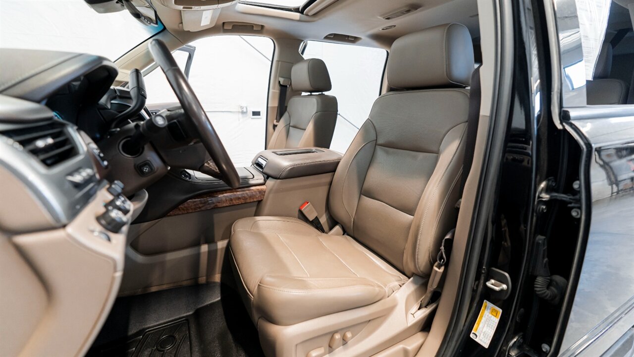 2019 Chevrolet Suburban Premier   - Photo 9 - Reno, NV 89511