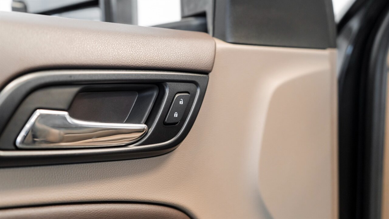 2019 Chevrolet Suburban Premier   - Photo 16 - Reno, NV 89511