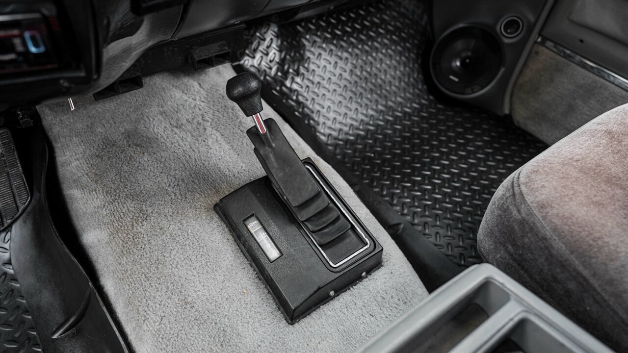 1991 Chevrolet Blazer   - Photo 27 - Reno, NV 89511