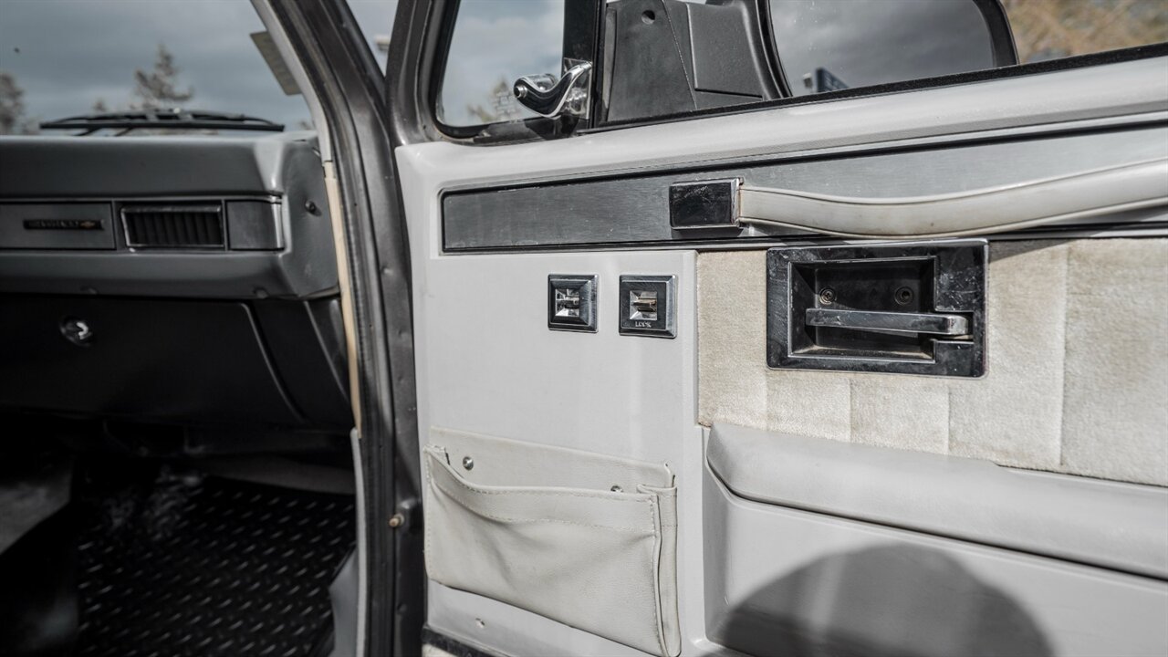 1991 Chevrolet Blazer   - Photo 30 - Reno, NV 89511