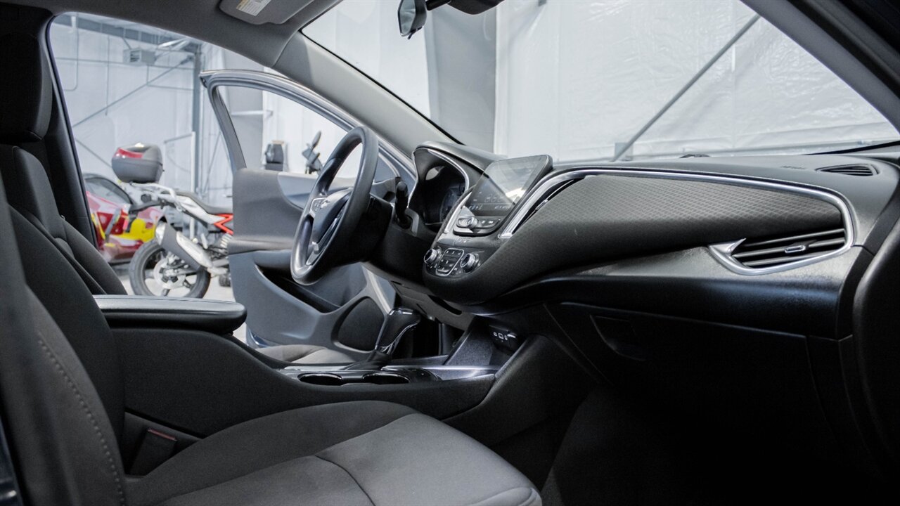 2020 Chevrolet Malibu LT   - Photo 31 - Reno, NV 89511