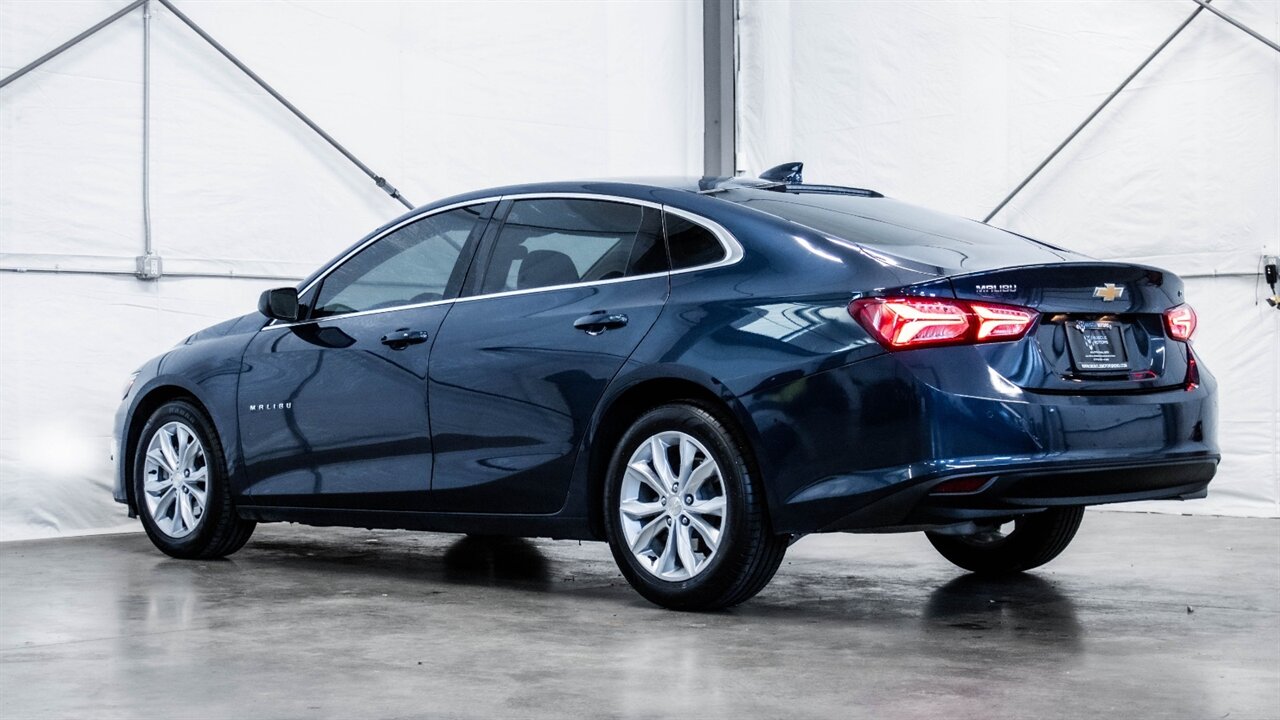 2020 Chevrolet Malibu LT   - Photo 2 - Reno, NV 89511