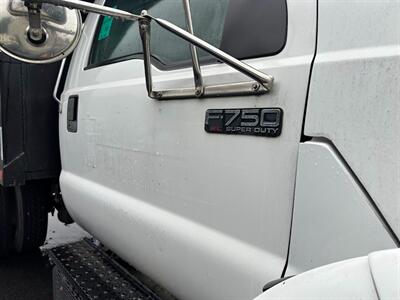 2012 Ford F-750 XL   - Photo 5 - Frederick, MD 21702