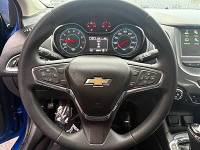 2017 Chevrolet Cruze LT Auto - Photo 7 - Frederick, MD 21702