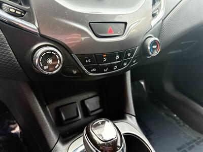 2017 Chevrolet Cruze LT Auto - Photo 9 - Frederick, MD 21702