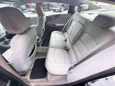 2019 Chevrolet Malibu LT   - Photo 4 - Frederick, MD 21702