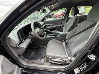 2023 Hyundai ELANTRA SE - Photo 2 - Frederick, MD 21702