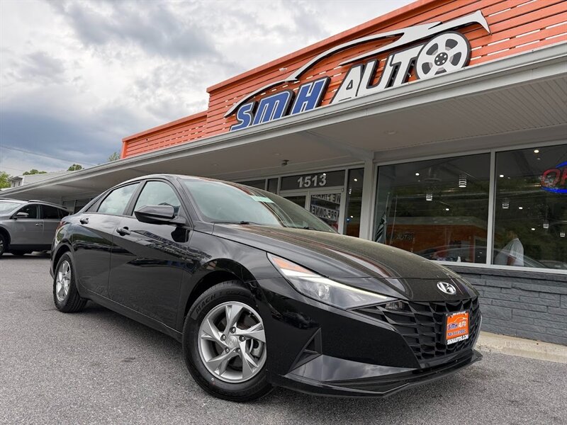 2023 Hyundai ELANTRA SE  