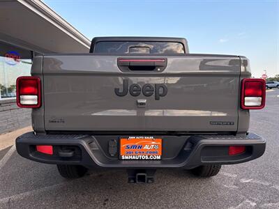 2020 Jeep Gladiator Sport S   - Photo 8 - Frederick, MD 21702