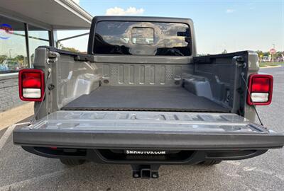 2020 Jeep Gladiator Sport S   - Photo 5 - Frederick, MD 21702