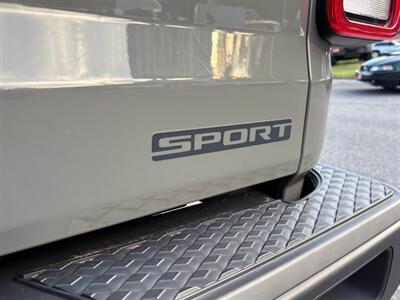 2020 Jeep Gladiator Sport S   - Photo 11 - Frederick, MD 21702