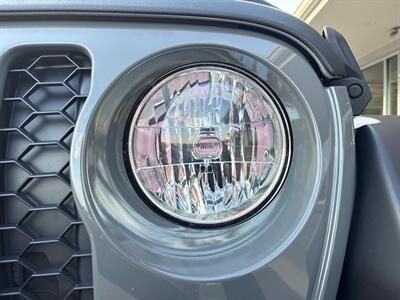 2020 Jeep Gladiator Sport S   - Photo 59 - Frederick, MD 21702