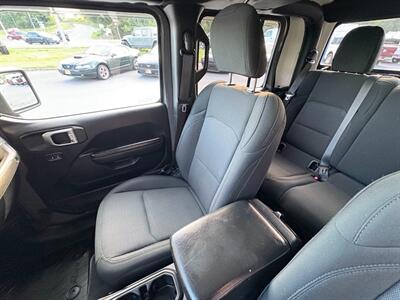 2020 Jeep Gladiator Sport S   - Photo 26 - Frederick, MD 21702