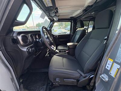 2020 Jeep Gladiator Sport S   - Photo 13 - Frederick, MD 21702