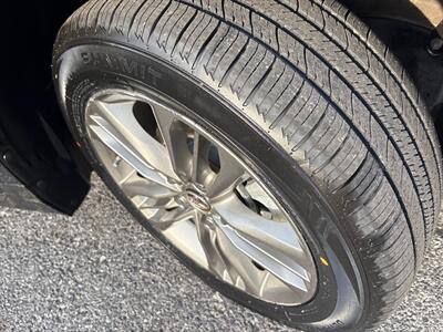 2017 Toyota Camry SE   - Photo 34 - Frederick, MD 21702