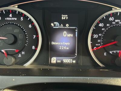 2017 Toyota Camry SE   - Photo 16 - Frederick, MD 21702