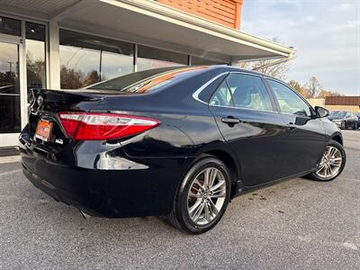 2017 Toyota Camry SE   - Photo 25 - Frederick, MD 21702