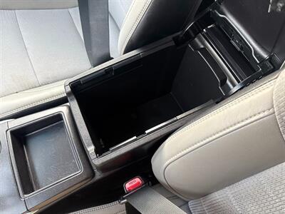 2017 Toyota Camry SE   - Photo 21 - Frederick, MD 21702